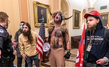 Người bạo loạn điện Capitol muốn ra làm chứng chống ông Trump vì bị 'phản bội'