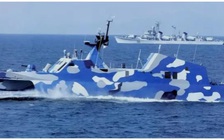 Tàu tên lửa Trung Quốc rượt đuổi tàu chở phóng viên Philippines ở Biển Đông?
