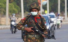 Binh sĩ Myanmar nổ súng vào bác sĩ, nhân viên y tế tham gia biểu tình?