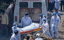 Ấn Độ hứng ngày đen tối nhất vì Covid-19