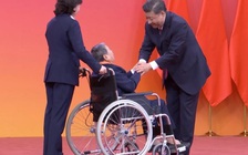 Ông Tập Cận Bình trao huân chương cho người xây dựng trái phép ở Trường Sa