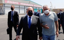 Nhật nói gì sau khi Thủ tướng Nga thăm đảo tranh chấp?