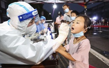 Số ca Covid-19 cộng đồng ở Trung Quốc bất ngờ tăng vọt