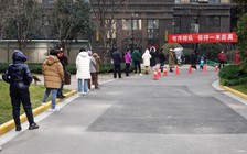 Thành phố Trung Quốc quyết liệt chặn đợt dịch Covid-19 lớn nhất năm, cư dân lo thiếu thức ăn