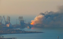 Chiến sự ngày thứ 29: Ukraine nói phá hủy tàu đổ bộ Nga, S-300 bị trúng đạn