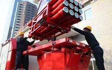 Bắc Kinh dùng rốc két chữa cháy tòa nhà cao tầng