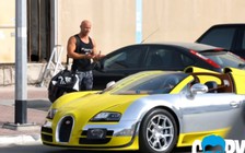 [VIDEO] Nhà giàu Dubai mang Bugatti Veyron chạy Uber kiếm thêm thu nhập