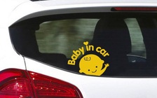 8 điều bạn không nên làm khi có trẻ em trong xe hơi