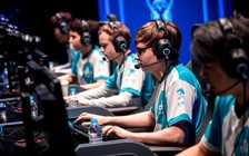 CKTG 2017: Cloud9 và Fnatic đại thắng 3 - 0, cùng dắt tay vào Vòng Chính Thức