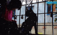 Bắt khẩn cấp một thanh niên 18 tuổi hiếp dâm 2 bé gái