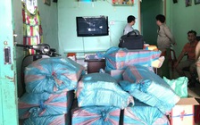 Tạm giữ nghi can tàng trữ gần 500 kg pháo lậu, nhiều mã tấu, dao, rựa