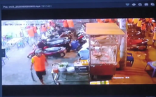 TP.HCM: Băng nhóm 'áo cam' hàng chục người xông vào quán ốc đánh, chém loạn xạ