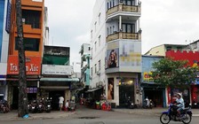 Công an khống chế người đàn ông cầm dao uy hiếp người thân