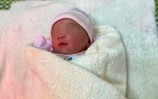 Bé sơ sinh bị bỏ rơi kèm lá thư ‘tôi mới 17 tuổi, vẫn còn đi học…’