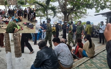 Nóng: Tàu chở khách du lịch bị chìm trên biển Cửa Đại, nhiều người mất tích