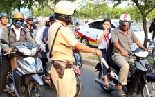 Những lỗi vi phạm 'siêu đơn giản' khiến bạn bị tước bằng lái xe