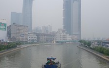 TP.HCM se lạnh mù 'như sương', người Sài Gòn ra đường cần đeo khẩu trang