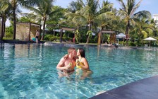 Thầy giáo Tây hot boy cua được vợ Việt xinh đẹp nhờ một câu nói dối