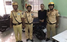 CSGT Chợ Lớn dừng xe, thanh niên bỏ chạy vì chở theo 1,1kg ma túy