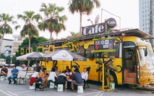 4 năm lượm rác về làm... Cafe bus