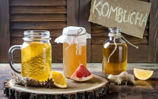 Trà Kombucha là gì và tại sao lại được săn lùng nhiều như vậy?