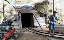 'Săn' phu đào vàng: Những cách 'săn' người