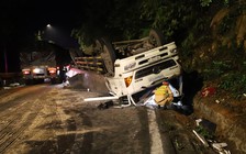 Chạy xe máy lên đèo Bảo Lộc, 2 nữ sinh bị xe tải tông chết tại chỗ