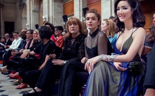 Giáng My khoe vòng một 'nóng bỏng' tại Paris Fashion Week