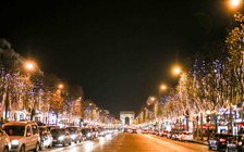 Người Việt đón Giáng Sinh rực rỡ sắc màu tại Paris