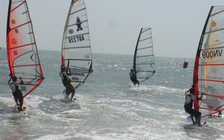 Mũi Né chuyển hướng sang thể thao biển