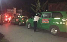 Taxi bị cướp lúc tài xế đi vệ sinh, 10 taxi đồng loạt truy đuổi nghi phạm