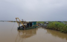 Phú Yên: Ngang nhiên lấp sông làm đường khai thác cát