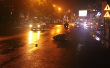 Xe tải lấn đường va chạm xe máy, 2 thanh niên nguy kịch