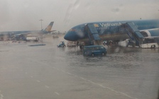 Sân bay Tân Sơn Nhất phập phồng lo ngập