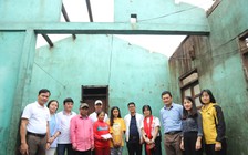 Hướng về miền Trung: Trường đại học Nguyễn Tất Thành đến với người dân vùng lũ