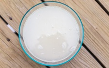 Thấy nước tiểu có màu này, hãy gặp bác sĩ ngay!