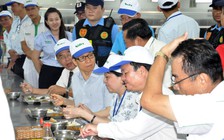 Phó thủ tướng Vũ Đức Đam: Mừng vì thấy công ty lo cho công nhân như người thân