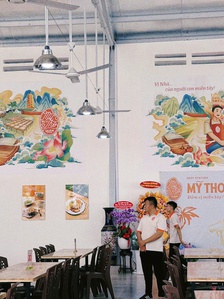 Có gì ở quán hủ tiếu 'bự' như trạm dừng chân tại miền Tây?