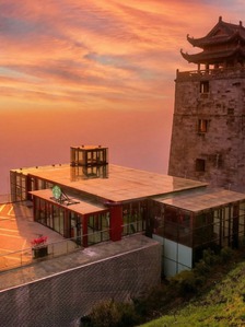 Bên trong quán cà phê Starbucks cao nhất châu Á tại Việt Nam