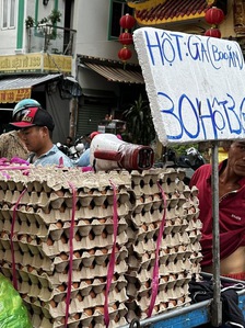 Sốc với giá trứng gà siêu rẻ chỉ '30.000 ngàn đồng 3 chục'