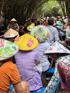 Tắc xuồng ba lá ở cồn Thới Sơn