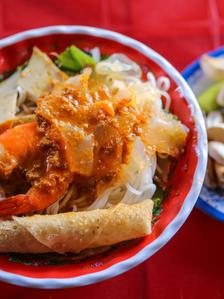 Bún giấm nuốc Huế: Món lạ hút du khách