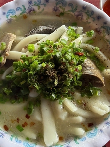 Về Cai Lậy ăn bánh canh bột xắt, thưởng thức cả vị quê và tình người