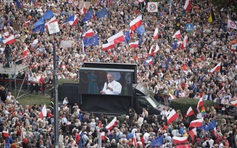 Một triệu người Ba Lan đổ xuống đường phản đối chính phủ