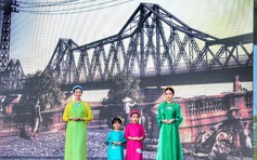 Tôn vinh nét đẹp áo dài truyền thống trong lễ hội Áo dài du lịch Hà Nội