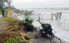 Quảng Nam: Mưa lớn gây sạt lở từ miền núi xuống miền biển