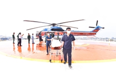 Điều máy bay cấp cứu kịp thời 2 bệnh nhân ở đảo xa