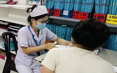 TP.HCM: Gần 100 nhân viên y tế Bệnh viện Q.4 nghỉ việc