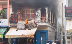Cháy cửa hàng đồ điện ở Q.Tân Phú, người dân hoảng loạn chạy thoát thân