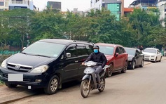 Đỗ xe kiểu 'chân trên chân dưới': Thói quen cần bỏ ngay của tài xế